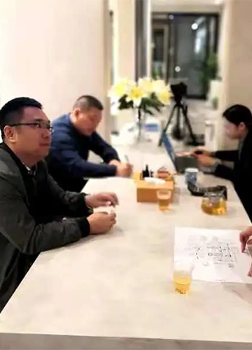 管理層下一線：步入前方現(xiàn)場，緩解二線焦慮