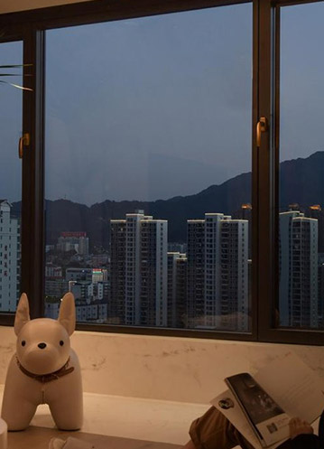 選窗攻略之一不小心升級了夾膠玻璃，以為沒用卻撞了大運