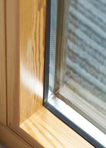 使用聚硫膠和使用硅酮膠的窗有什么區(qū)別？