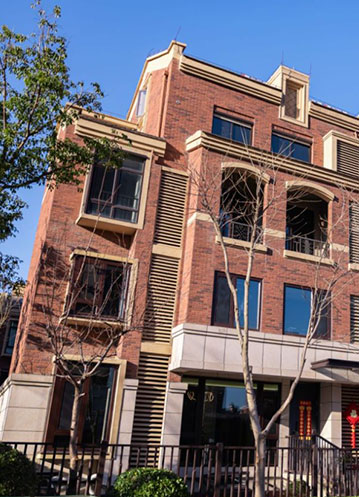 龍商總會(huì)及亞布力論壇企業(yè)家商務(wù)考察團(tuán)到訪參觀森鷹窗業(yè)