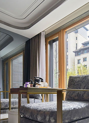 家里養(yǎng)小貓咪的你，更需要封陽臺！